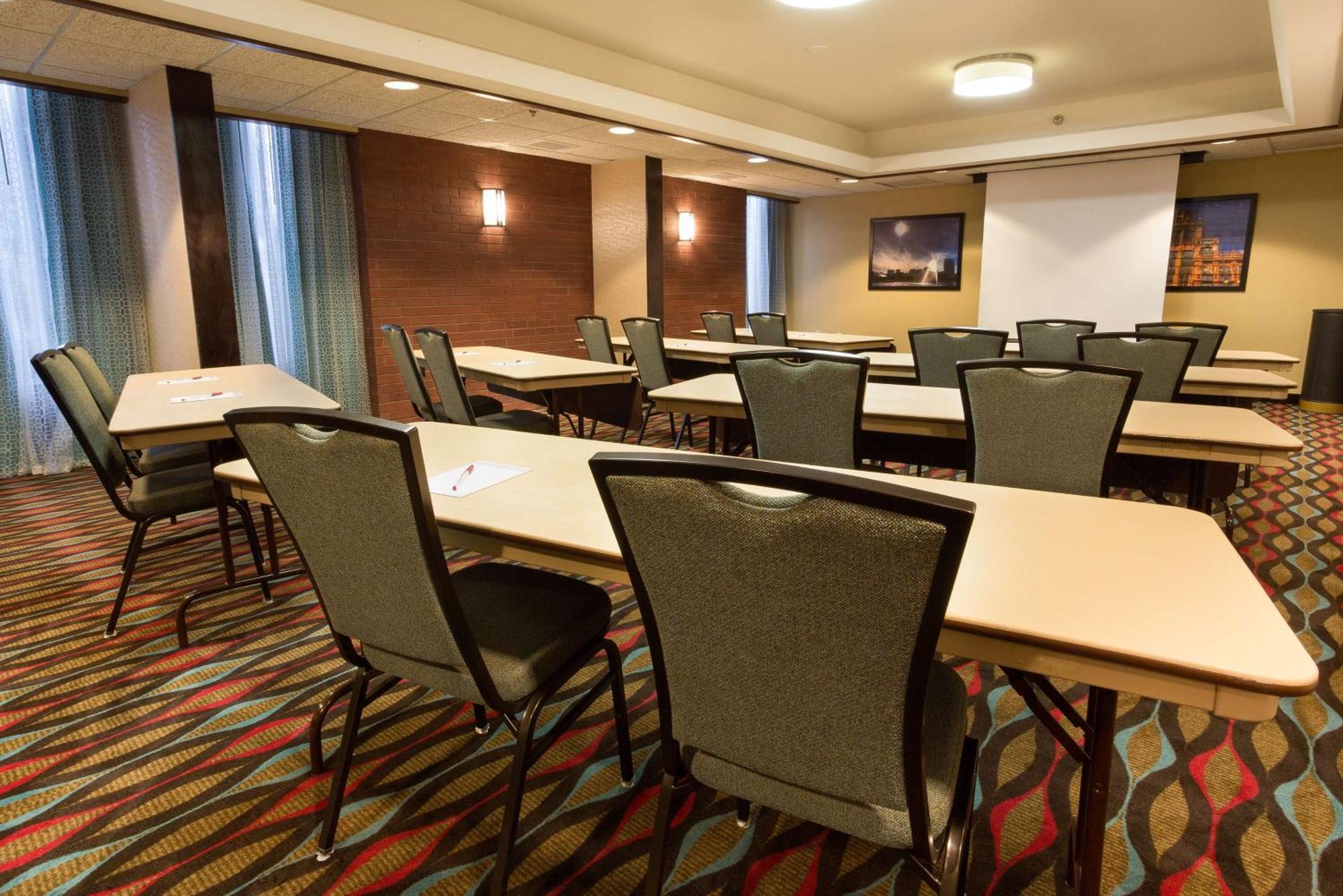 Drury Inn & Suites Houston Galleria Экстерьер фото