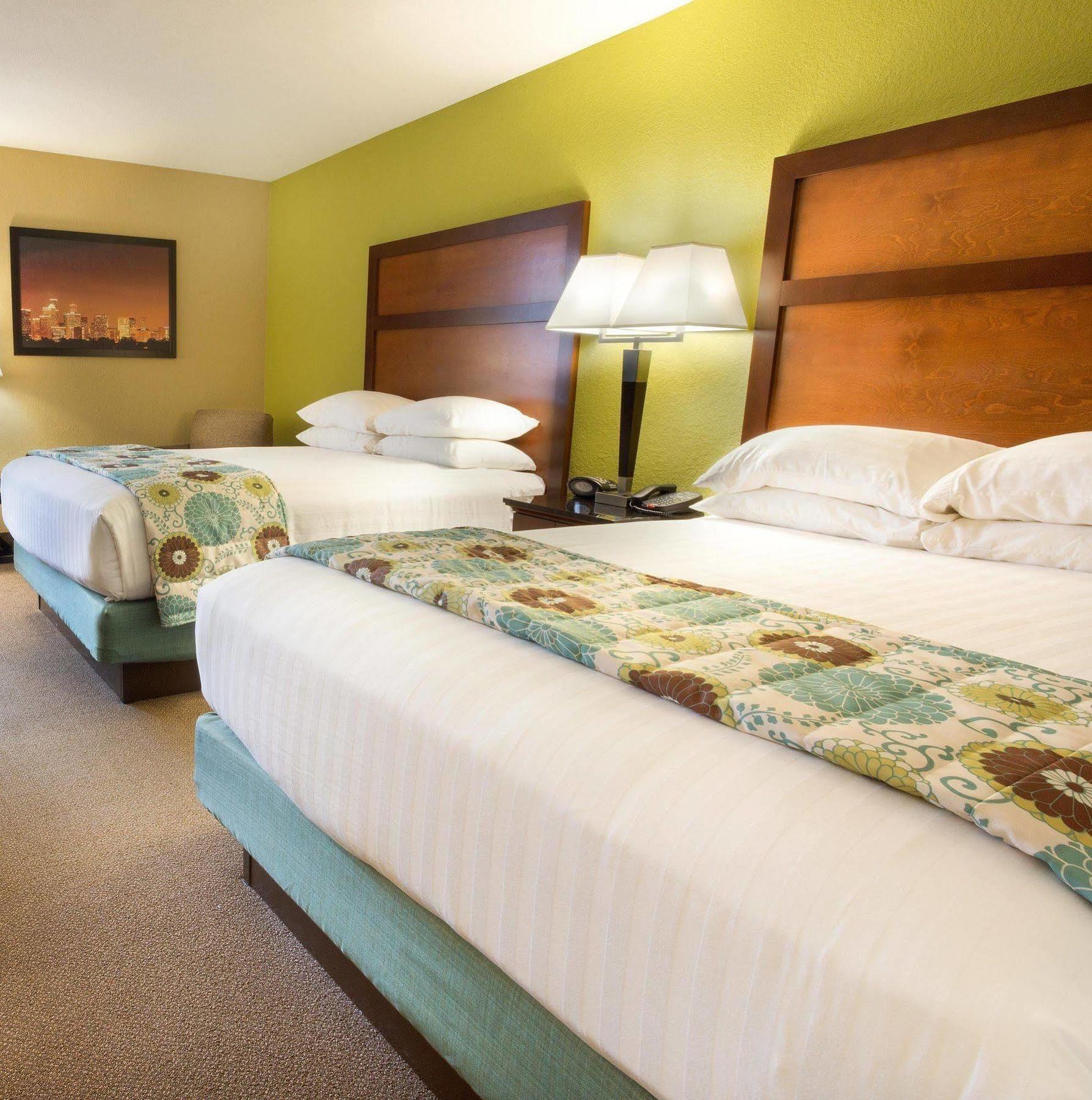 Drury Inn & Suites Houston Galleria Экстерьер фото